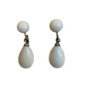 Vtg White Milk Glass Dangle Tear Drop Screw Back Clip On Earrings Made in Japan